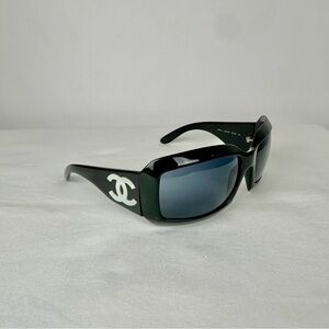 CHANEL Mother Of Pearl 5076-H Black CC Sunglasses, Square, 5076-H c501/87 120